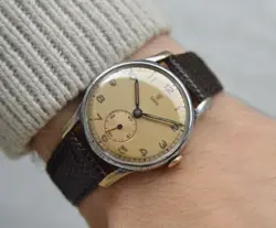 LEATHER WATCH RARE