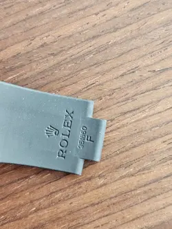 BLACK RUBBER STRAP