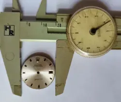 SILVER MIDSIZE DIAL