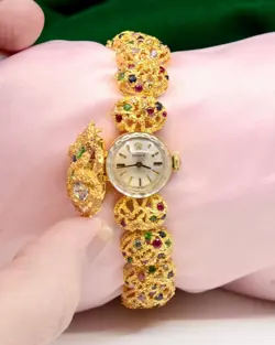 WATCH W/DIAMONDS