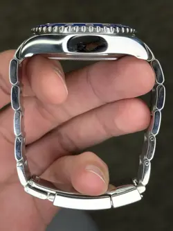 MERCEDES HAND