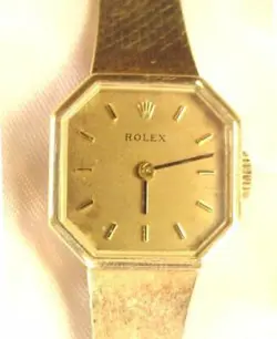 OCTAGONAL WRISTWATCH WITH