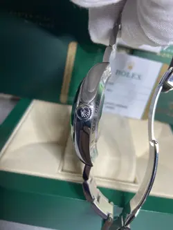 ♛ MILGAUSS