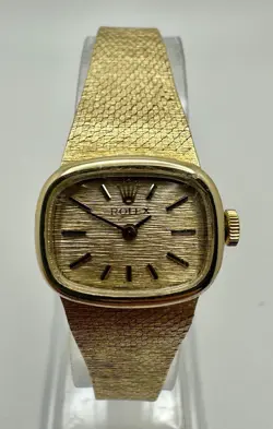 WATCH OVAL