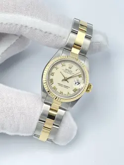 CREAM ROMAN NUMERAL