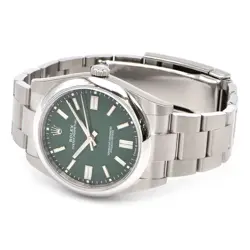 ROLEX OYSTER PERPETUAL 41 124300 GREEN DIAL AUTOMATIC WATCH