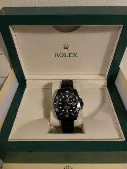 ROLEX SUBMARINER 40MM BLACK