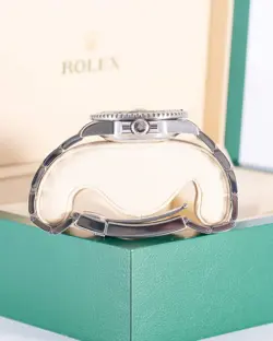 Rolex Submariner Date 40mm 116610LV Green Ceramic Hulk 2018