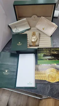 1.25ct Dia. Oyster Perpetual Day-Date18kt 30mm Mens Rolex w/Box and Accessories