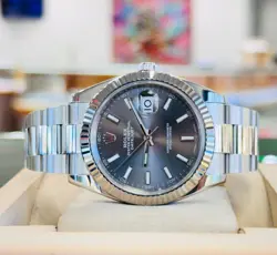 GOLD BEZEL UNWORN