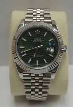 WATCH GREEN MOTIF
