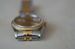 16233 GOLD BEZEL