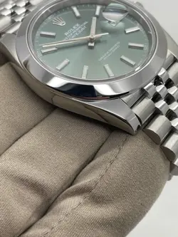 AUTO JUBILEE WATCH