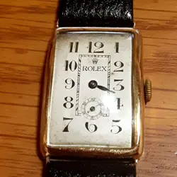 HAND-WINDING WATCH W/SMALL