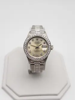 WATCH QS