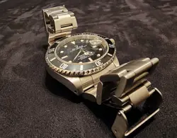 BLACK DIAL SERIAL