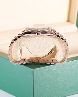 Rolex Daydate 36mm 128235-0085 Blue Baguette Dial Rose Gold 2024