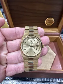QUARTZ 19018 18K