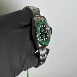 Rolex Submariner 40mm Green Dial Watch 116610LV