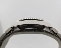 Rolex 16610 Submariner Date 40mm 2006 Z Serial Box & Papers