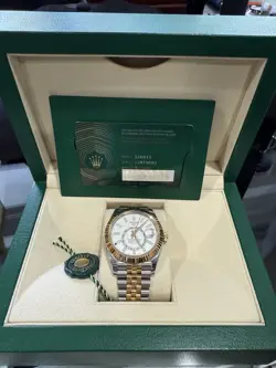 ROLEX SKY DWELLER 326933 WHITE DIAL 18K YELLOW GOLD STEEL JUBILEE BOX PAPER 2023