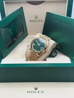 GREEN DIAL YELLOW