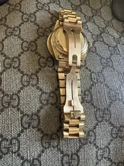 DIAMOND WATCH.