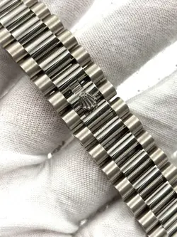 SILVER BAGUETTE DIAL