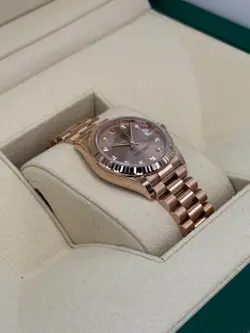 ROSE GOLD PRESIDENTIAL