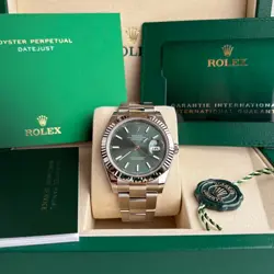 SET 2025 UNWORN