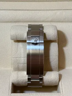 ROLEX SUBMARINER 116610LN SILVER OYSTER BRACELET WITH BLACK BEZEL