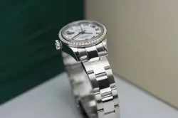 DIAMOND BEZEL 2021