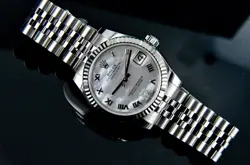 178274 WHITE MOTHER