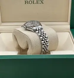 WG BEZEL RARE!