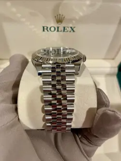 BEZEL MINT GREEN