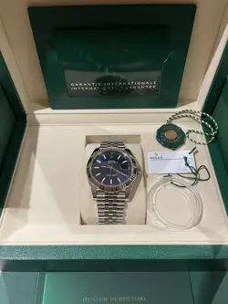 NEW 2025 ROLEX DATEJUST 41MM 126334 STAINLESS STEEL JUBILEE BLUE DIAL COMPLETE