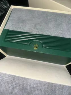 WATCH GREEN BEZEL