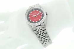 WATCH WITH RED