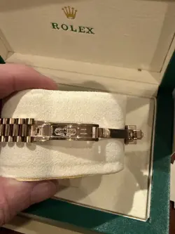 Rolex Lady Datejust President 28 Watch Everose Gold Diamonds Mother of Pearl