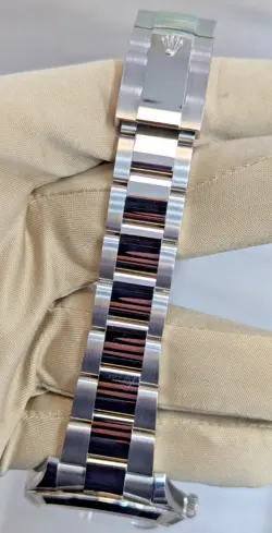 SMOOTH BEZEL WATCH