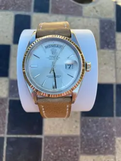 GOLD NON-LUMINOUS WATCH