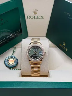 OLIVE GREEN DIAMOND