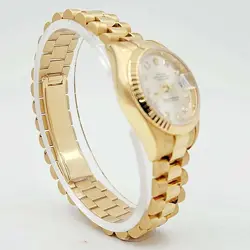 WRISTWATCH WITH DIAMOND