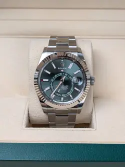 Unworn Rolex Sky-Dweller 336934-0001 Green Dial Oyster Bracelet 2025 STICKERS