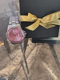 CLASSY WATCHES.