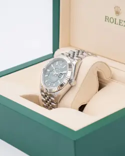 Rolex Skydweller 42mm 336934-0002 Green on Jubilee 2025