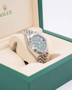 Rolex Skydweller 42mm 336934-0002 Green on Jubilee 2025