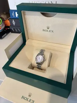 WATCHES WITH DIAMONDS