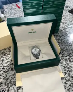 WITH DIAMOND PERIMETER