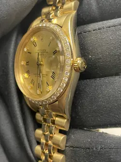 CHAMPAGNE DIAL DIAMONDS